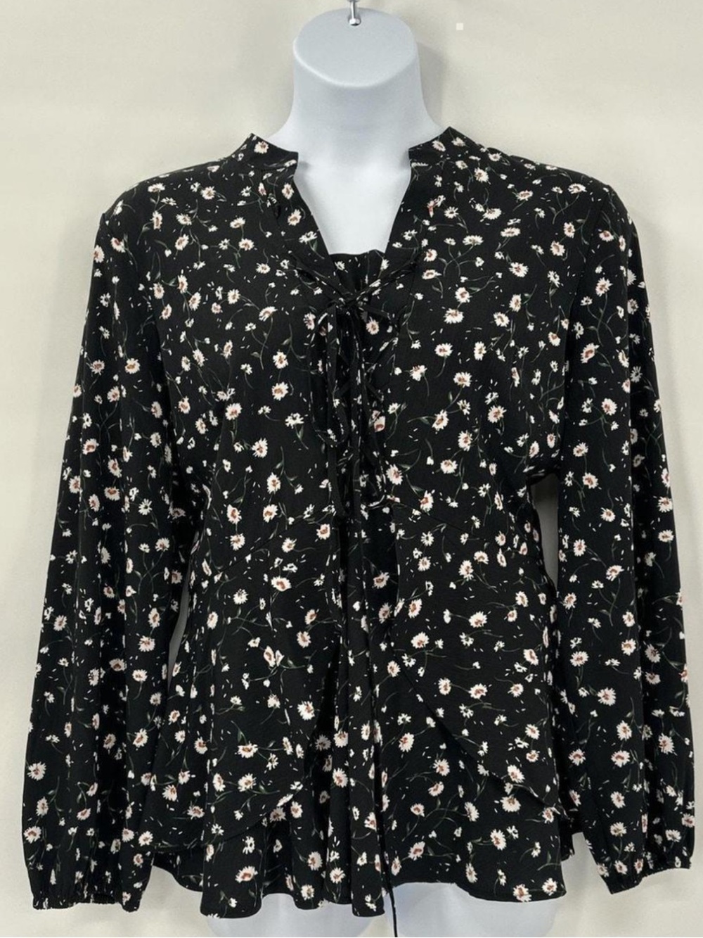 Lane Bryant Black Floral Tie-Neck Women's Blouse size 26w EUC